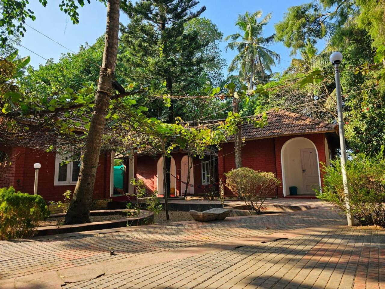 Nalukettu Heritage Resort Варкала Екстериор снимка
